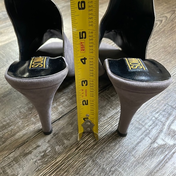 SOMA International-hand crafted suede heels 7.5 - Picture 7 of 7